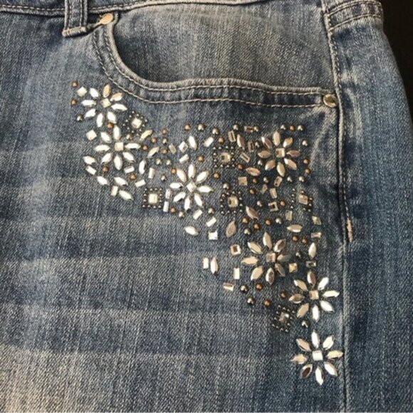 Jennifer Lopez Jean Shorts Faded Blue Embellished Bling Turned Up Cuffs - Picture 6 of 7